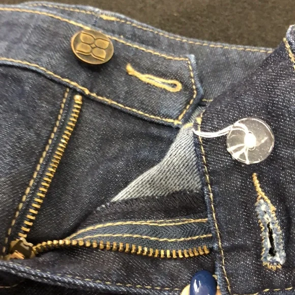 BCBGMaxAzria Denim Jean Shorts Size 29 - Picture 9 of 15